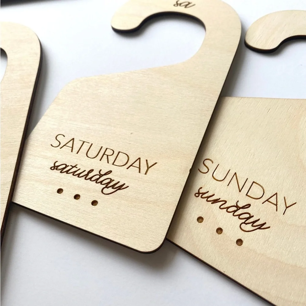 👚 Set of 7 Days of the Week Wooden Closet Dividers from Etsy
